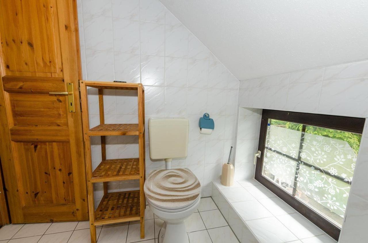 3-Raum-Fewo-Fuer-4-Personen-In-Schaprode-Auf-Ruegen-Zi5 Exterior foto